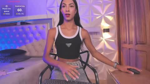 valentinaliux_ online show from 05/17/26, 11:39