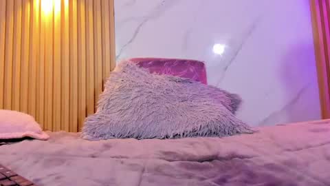 valentinaliux_ online show from 06/03/26, 02:33