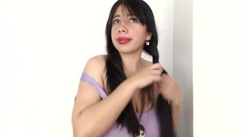 Valen independent model online show from 04/08/26, 02:28