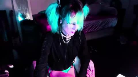 Tina Bates online show from 09/20/25, 06:58