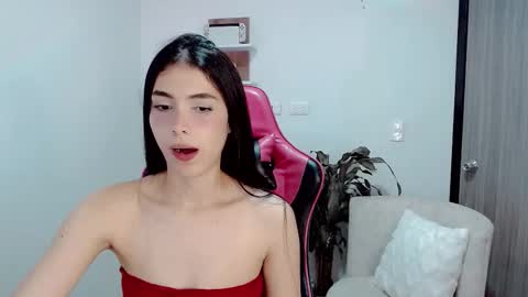 Snapshot of valentinasweet_ chatting on 11/03/25, 12:46 Valentina online show from 11/03/25, 12:46