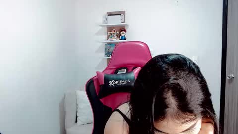 Snapshot of valentinasweet_ chatting on 11/06/25, 12:55 Valentina online show from 11/06/25, 12:55