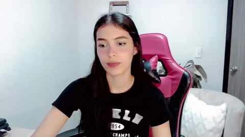 Valentina  online show from 11/11/25, 01:49