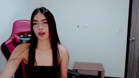 Snapshot of valentinasweet_ chatting on 07/10/26, 03:00 Valentina online show from 07/10/26, 03:00