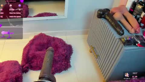 Mia  online show from 04/23/26, 08:33