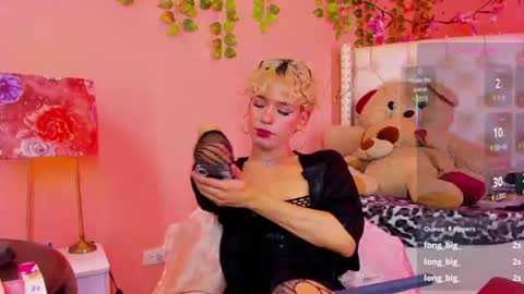 Snapshot of valentinee_xo chatting on 06/14/26, 04:20 valentinee_xo online show from 06/14/26, 04:20