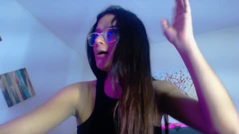 V A L E N T I N I online show from 11/10/25, 07:24