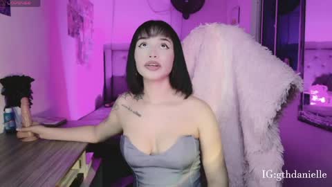 Snapshot of valentinna_5 chatting on 04/21/26, 05:14 Danielle Please help me to reach 300 thumbs up online show from 04/21/26, 05:14