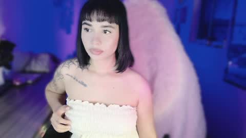 Snapshot of valentinna_5 chatting on 05/30/26, 07:05 Danielle Please help me to reach 300 thumbs up online show from 05/30/26, 07:05