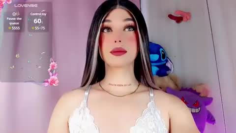 Snapshot of valentinne_marian chatting on 01/26/25, 02:56 Marian online show from 01/26/25, 02:56