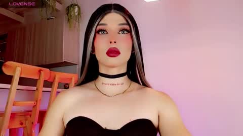 Snapshot of valentinne_marian chatting on 02/26/25, 05:31 Marian online show from 02/26/25, 05:31