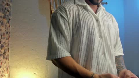 valentino online show from 12/30/24, 11:49