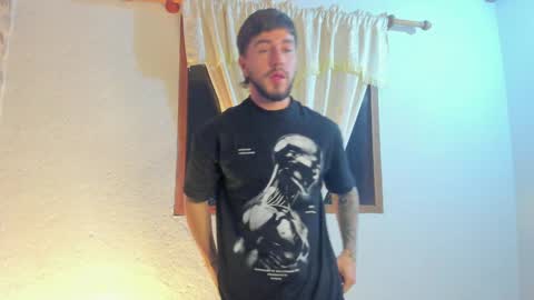 valentino online show from 01/03/25, 12:22