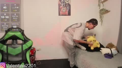 valentino online show from 02/27/26, 04:23