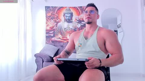    online show from 01/08/25, 09:44