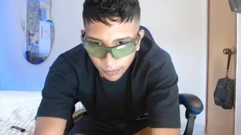 Snapshot of valentino_fs chatting on 10/06/25, 09:34 Mistery Guy online show from 10/06/25, 09:34