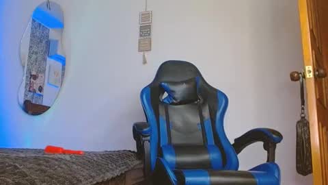 Mistery Guy online show from 11/17/25, 02:17