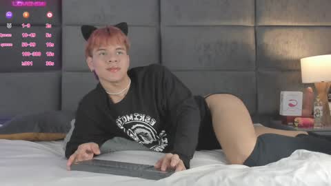 Snapshot of valentino_moon chatting on 12/12/24, 02:26 valentino moon online show from 12/12/24, 02:26