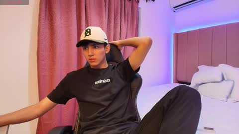 valentino_rey online show from 04/18/26, 12:20