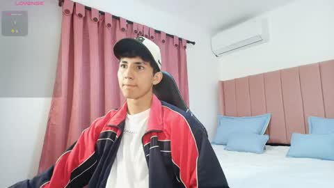 valentino_rey online show from 04/21/26, 12:22