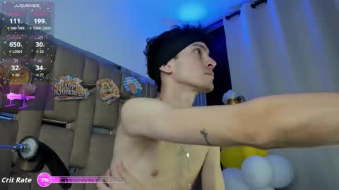 Valentino online show from 09/28/25, 03:17