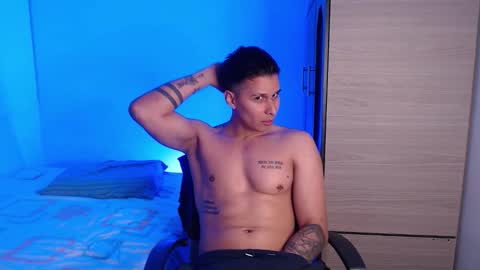 Snapshot of valentinosex_1 chatting on 11/20/25, 08:08 VALENTINO online show from 11/20/25, 08:08