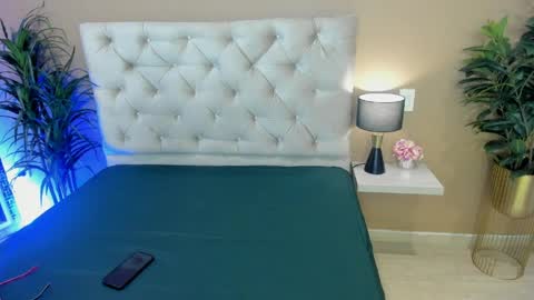 VALEN VEGA online show from 04/06/26, 11:22