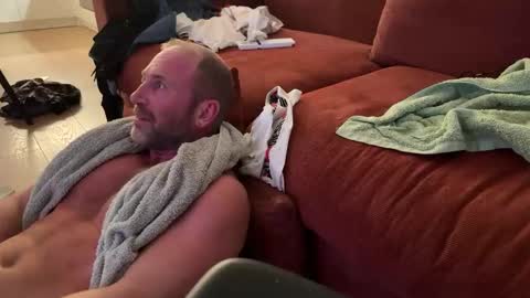 Snapshot of valeraden chatting on 12/08/24, 08:04 Couple online show from 12/08/24, 08:04