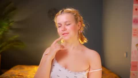Snapshot of valeri______ chatting on 06/27/26, 07:57 valeri______ online show from 06/27/26, 07:57