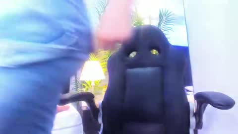 valeri_tafur online show from 10/04/25, 11:08