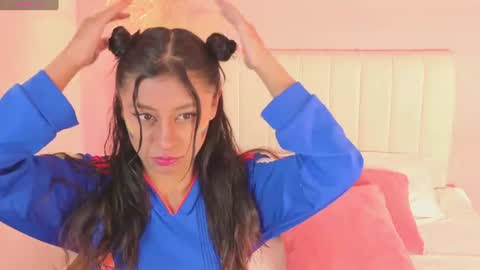 Snapshot of valeria__torres chatting on 06/24/26, 12:37 Valeria online show from 06/24/26, 12:37