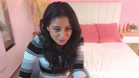 Snapshot of valeria__torres chatting on 07/06/26, 03:03 Valeria online show from 07/06/26, 03:03