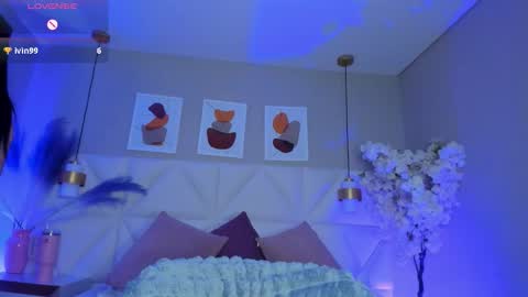 Snapshot of valeria_carter_ chatting on 11/11/25, 10:10 valeria_carter_ online show from 11/11/25, 10:10