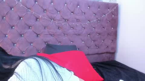 Snapshot of valeria_fiery chatting on 10/28/25, 02:53 VALERIA online show from 10/28/25, 02:53