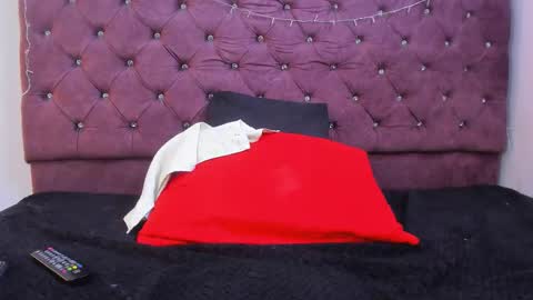 Snapshot of valeria_fiery chatting on 10/31/25, 05:25 VALERIA online show from 10/31/25, 05:25