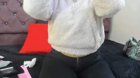 Snapshot of valeria_fiery chatting on 11/06/25, 03:02 VALERIA online show from 11/06/25, 03:02