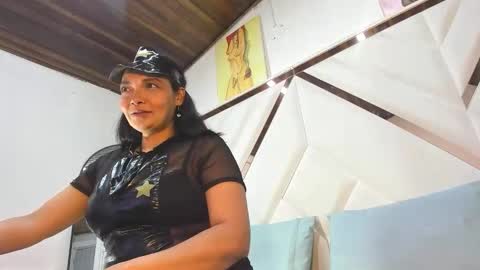 valeria_gil_ online show from 04/17/26, 03:42