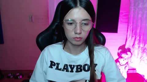 Snapshot of valeria_mendozza chatting on 01/09/25, 04:41   online show from 01/09/25, 04:41