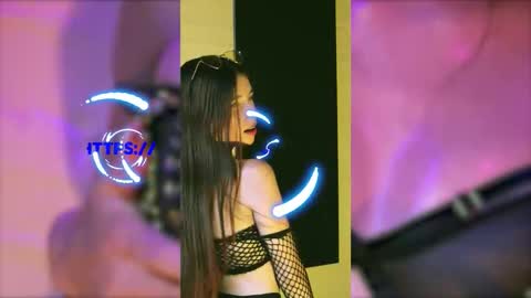 Snapshot of valeria_mendozza chatting on 11/20/25, 05:29 online show from 11/20/25, 05:29