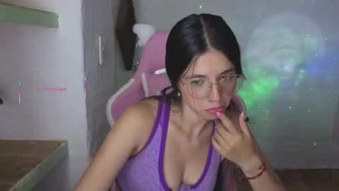 Snapshot of valeria_mendozza chatting on 05/16/26, 12:40 online show from 05/16/26, 12:40