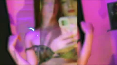 Snapshot of valeria_mendozza chatting on 07/03/26, 10:16 online show from 07/03/26, 10:16