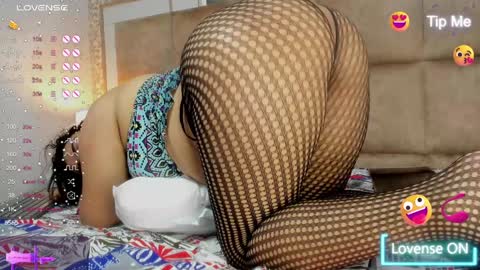 Snapshot of valeria_rivera1 chatting on 01/17/25, 08:44 Costume lover online show from 01/17/25, 08:44
