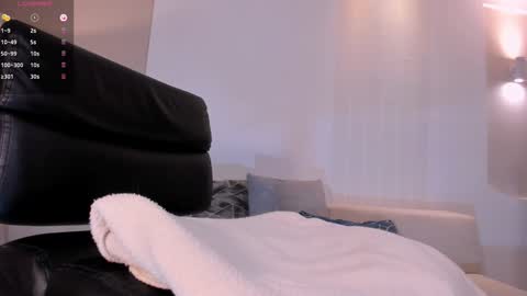 Valeria online show from 01/19/25, 08:19