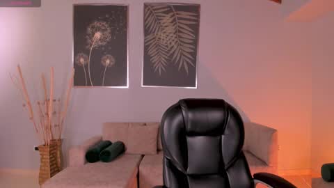 Valeria online show from 12/14/25, 04:40