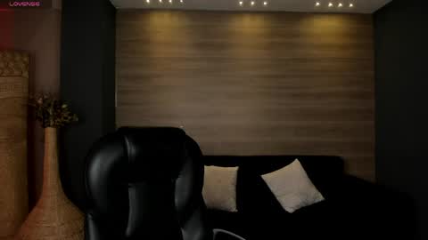 Valeria online show from 04/22/26, 10:17