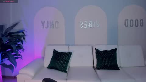 Valeria online show from 06/25/26, 11:37