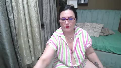 Snapshot of valeriasmiths chatting on 06/27/26, 12:22 valeriasmiths online show from 06/27/26, 12:22