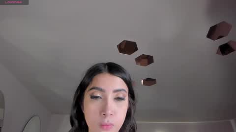 Snapshot of valeriavelvet chatting on 05/25/26, 12:11 Vale online show from 05/25/26, 12:11