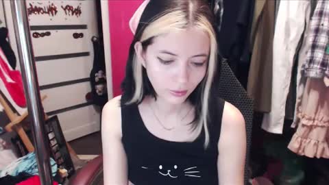 ValeriaXKiss online show from 02/14/25, 01:34