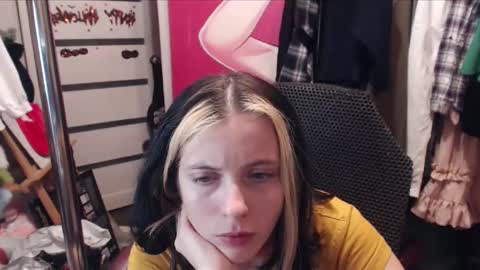 ValeriaXKiss online show from 03/06/25, 06:48